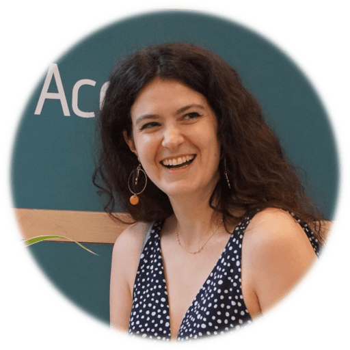 Julie - Agent d'accueil et adjointe administrative